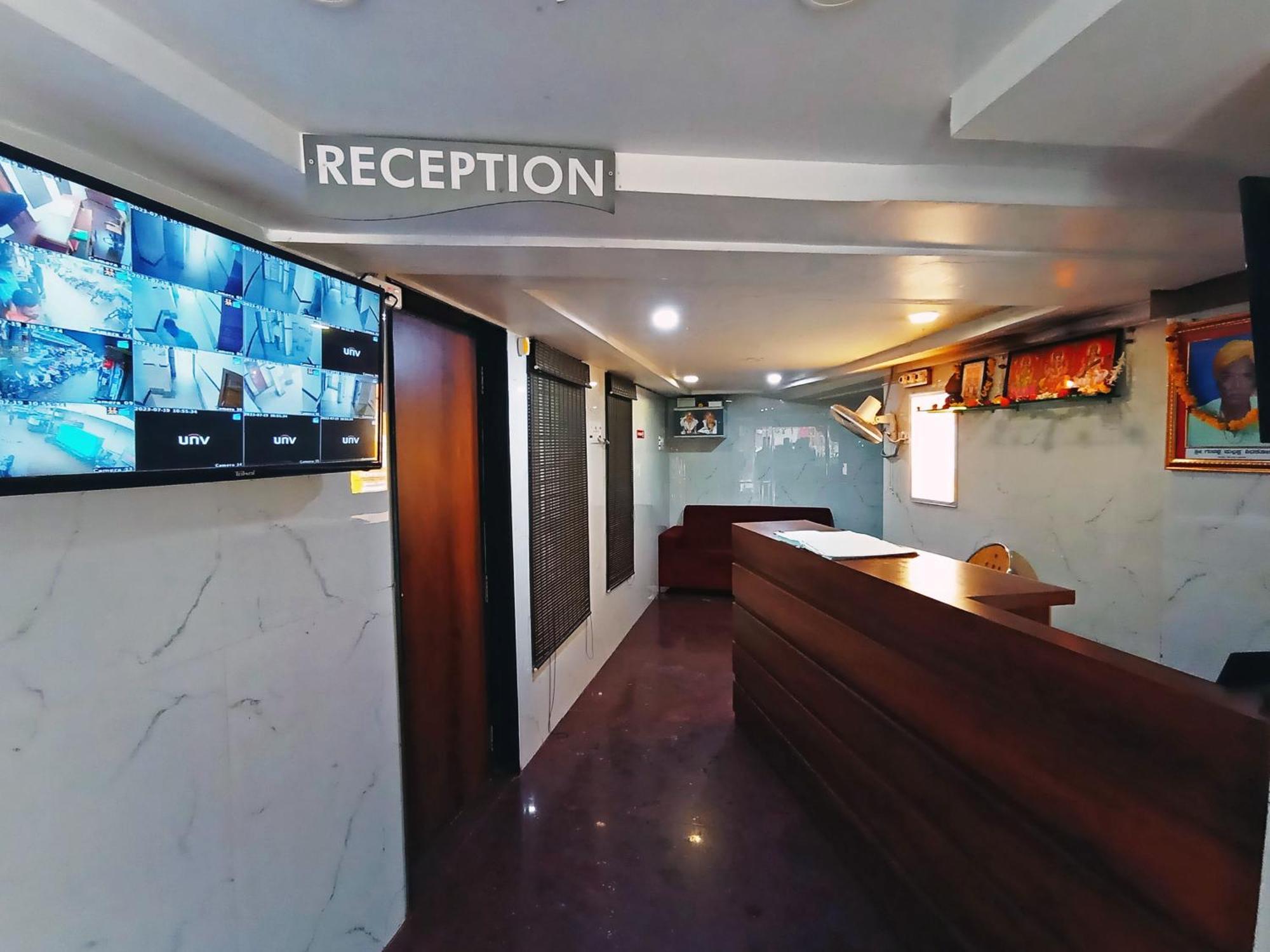 Staymaker Shri Shakti Residency Гублі Екстер'єр фото