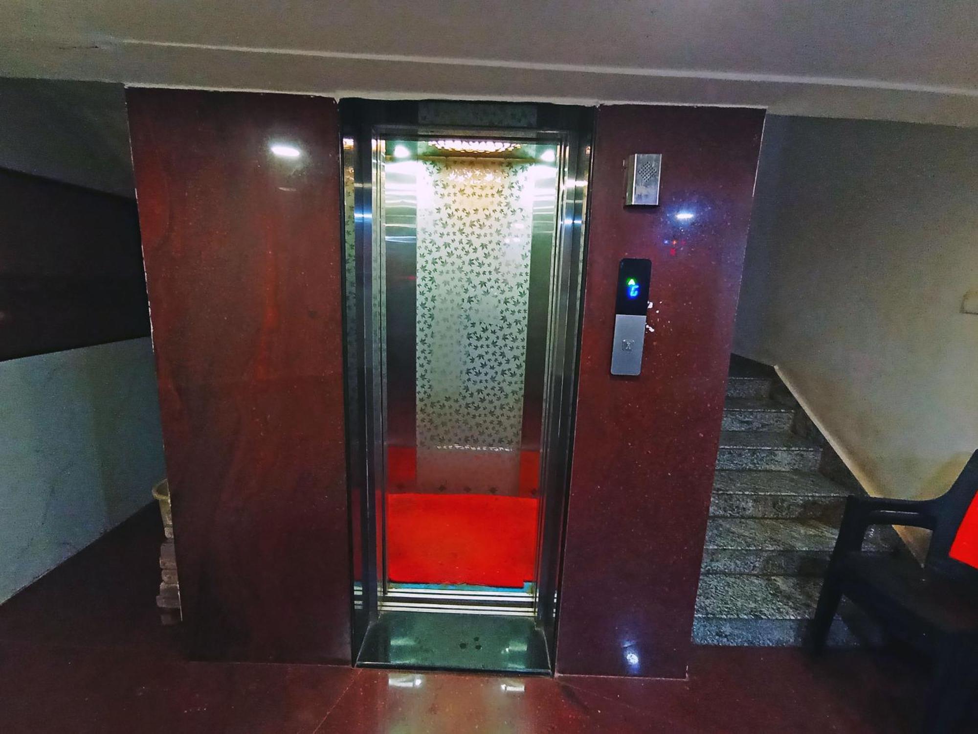 Staymaker Shri Shakti Residency Гублі Екстер'єр фото